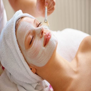 Reasons Why Facial Threading Is Better Than Waxing